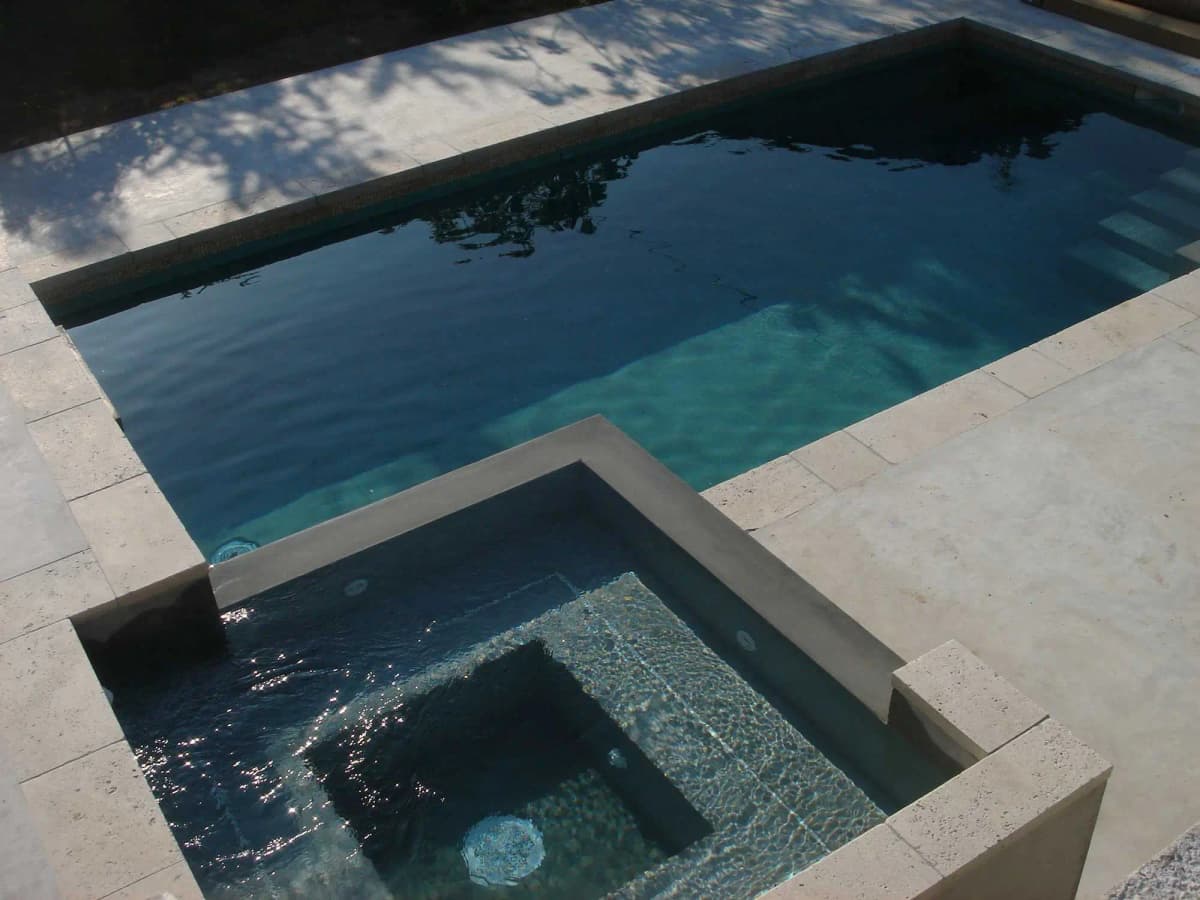 Piscine en béton