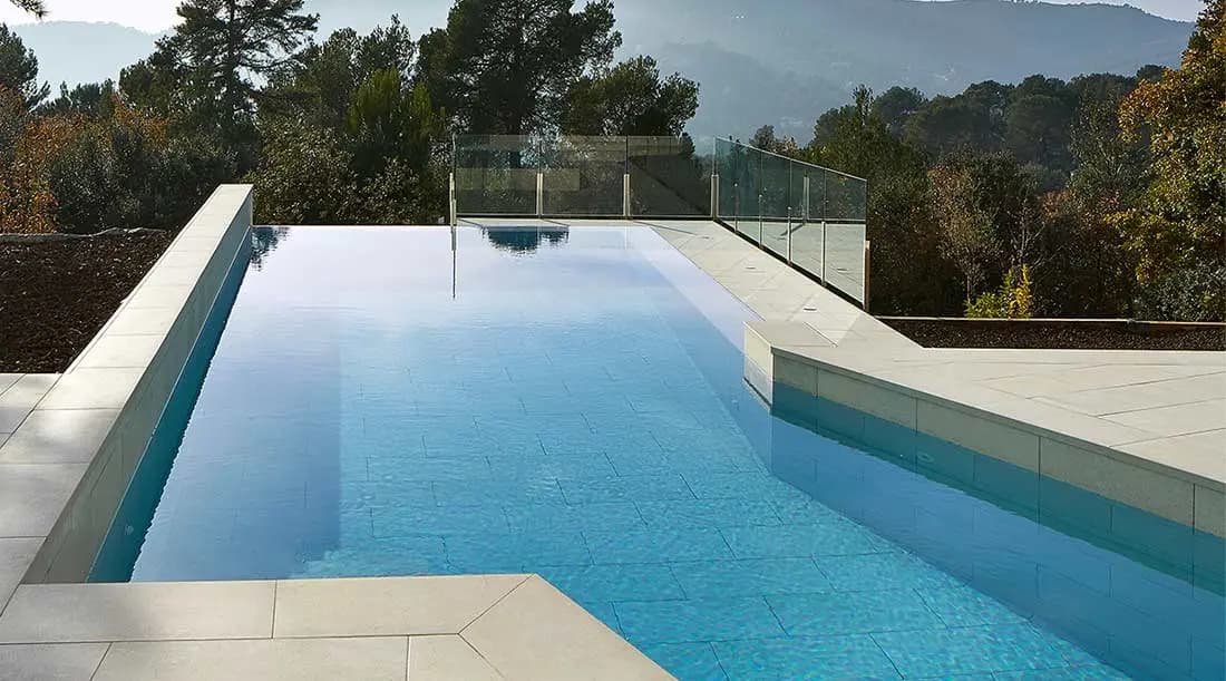 Piscine en béton